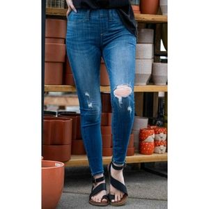 Judy Blue Destroyed Pull-On Skinny Jeggings JB88255 NWOT